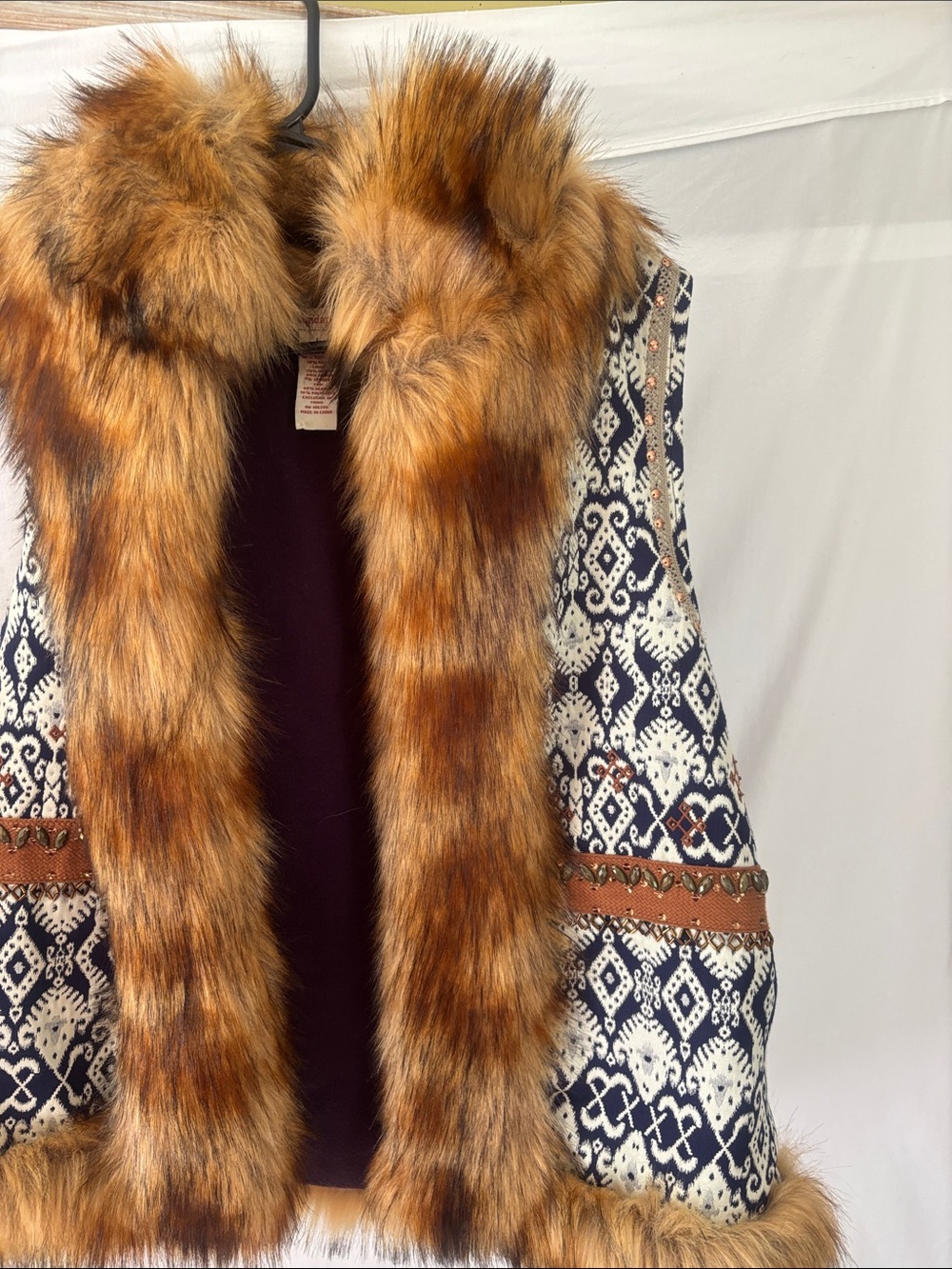 Sundance Brown Faux Fur-Trimmed Patterned Vest. Size Large. - Picture 8 of 8